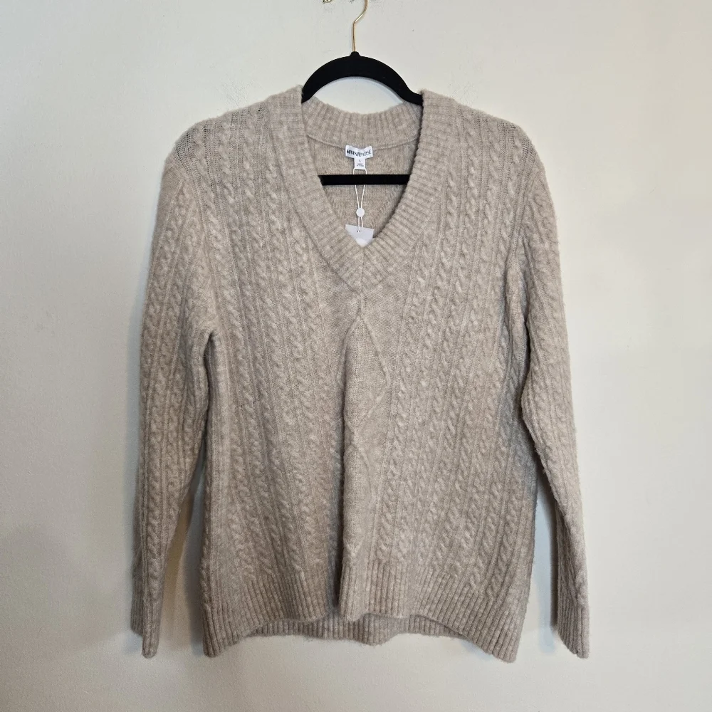 MINNIE ROSE NWT Cream Cable Knit Sweater V-Neck Luxe Soft Quiet Luxury Pullover